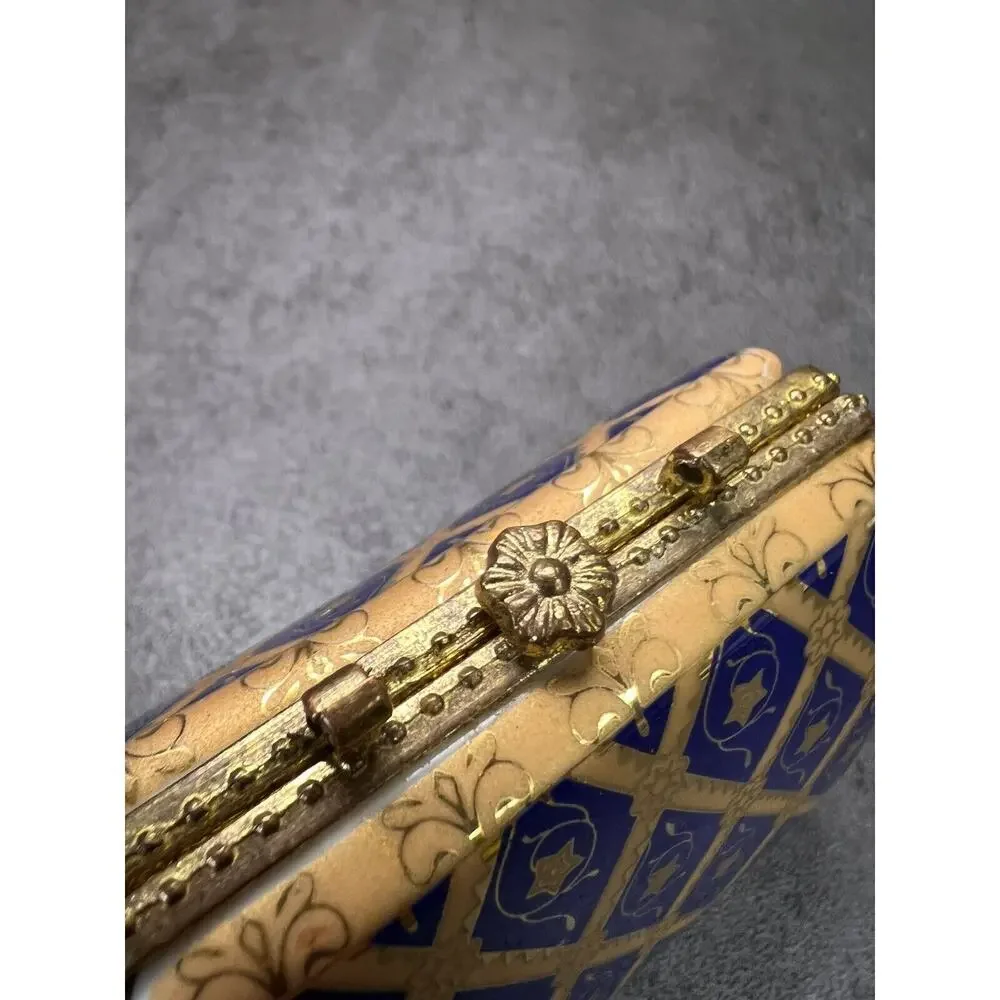 Vintage Decorative Porcelain Trinket Box Purse Design